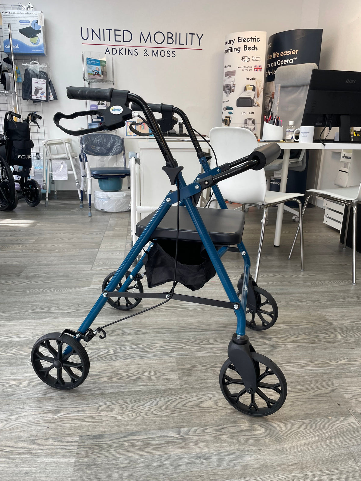 Four-Wheel Aluminium Rollator with Solid Back