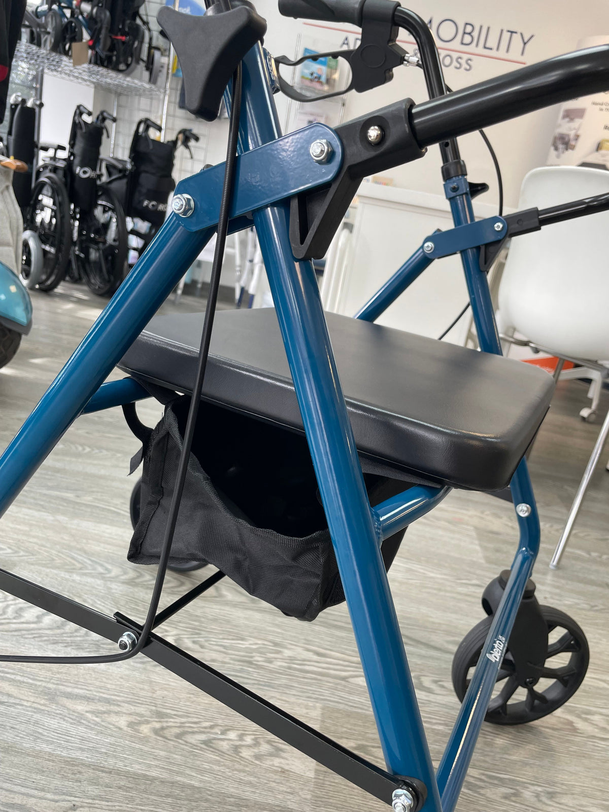 Four-Wheel Aluminium Rollator with Solid Back