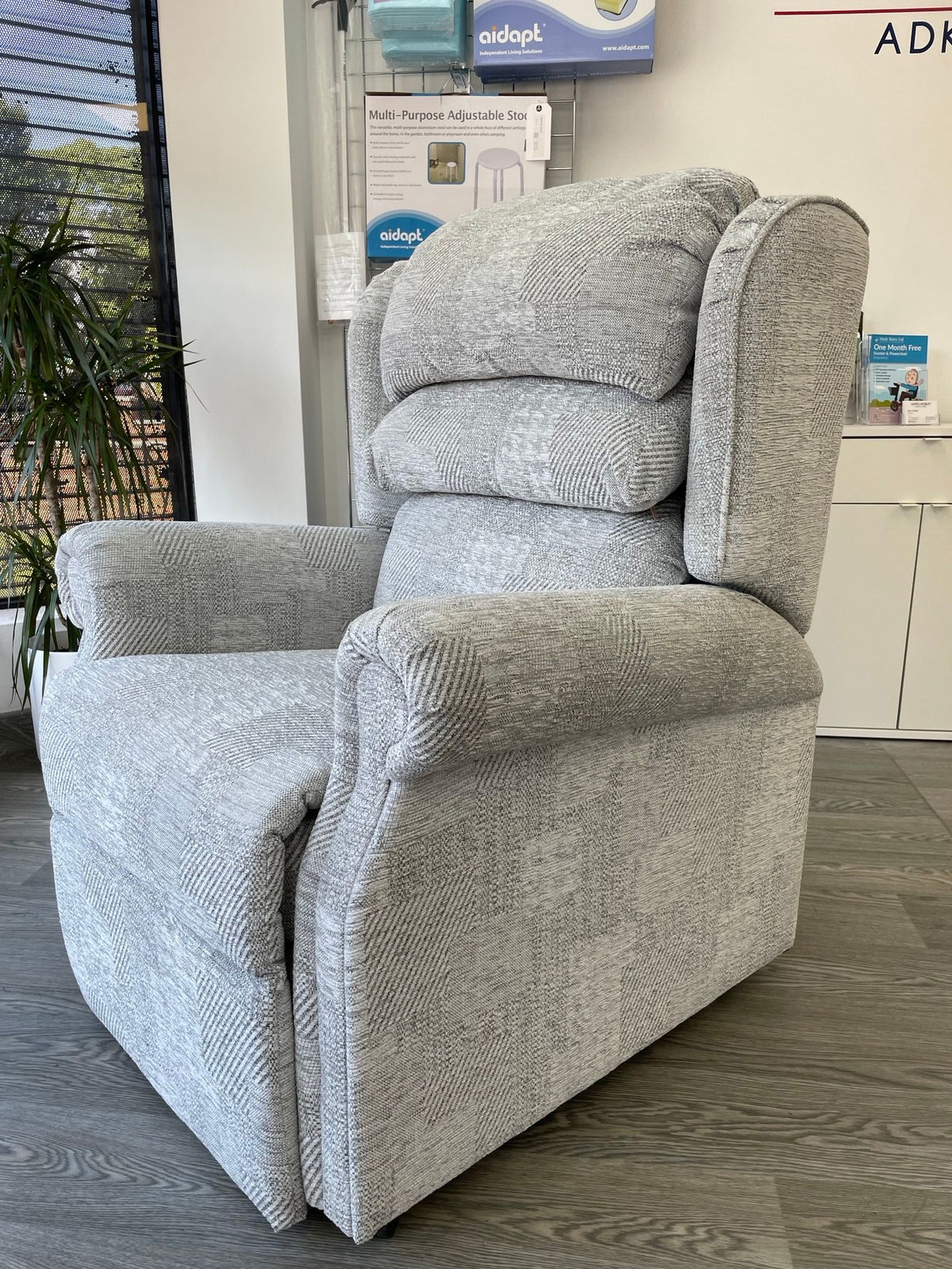 Olympia rise and recline chair (dual motor tilt in space)