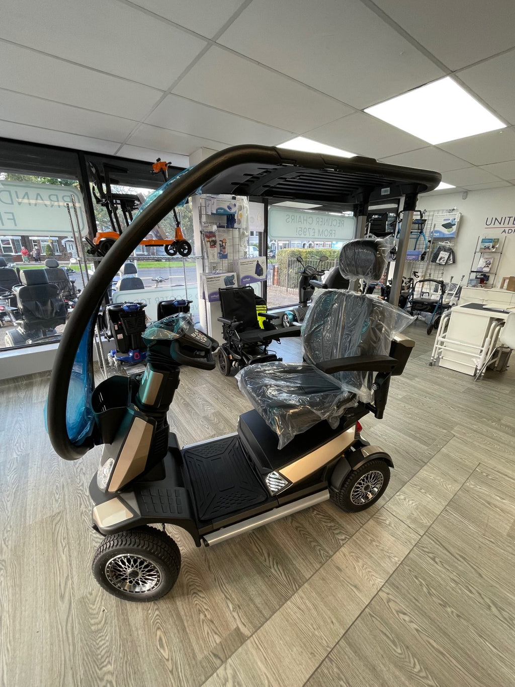 8mph Monarch Storm + mobility scooter