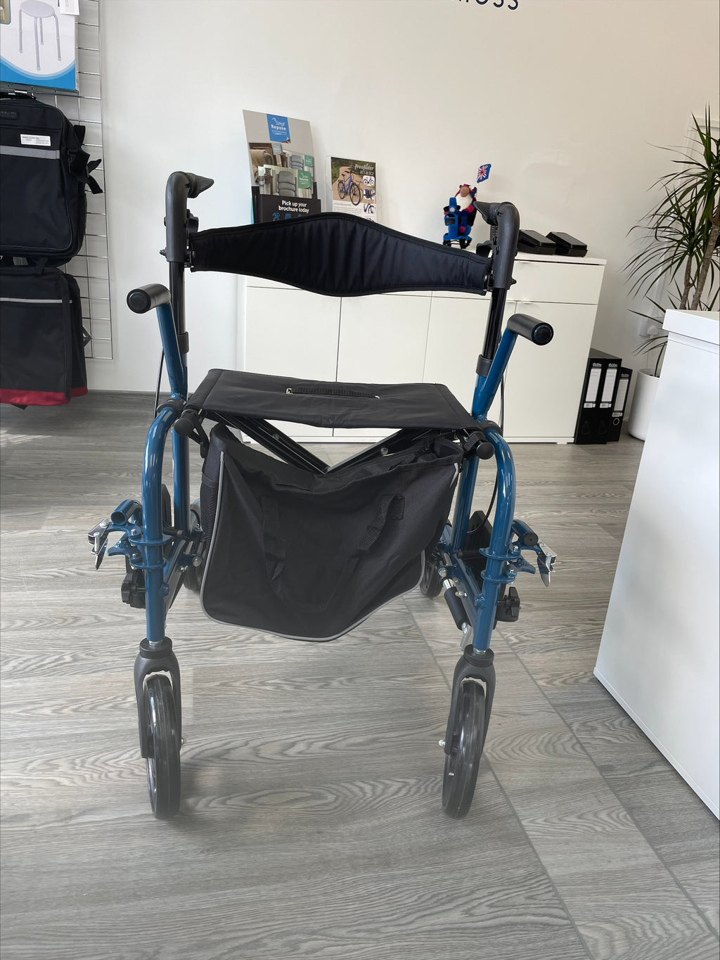 Lightweight 2-in-1 Wheelchair Walker