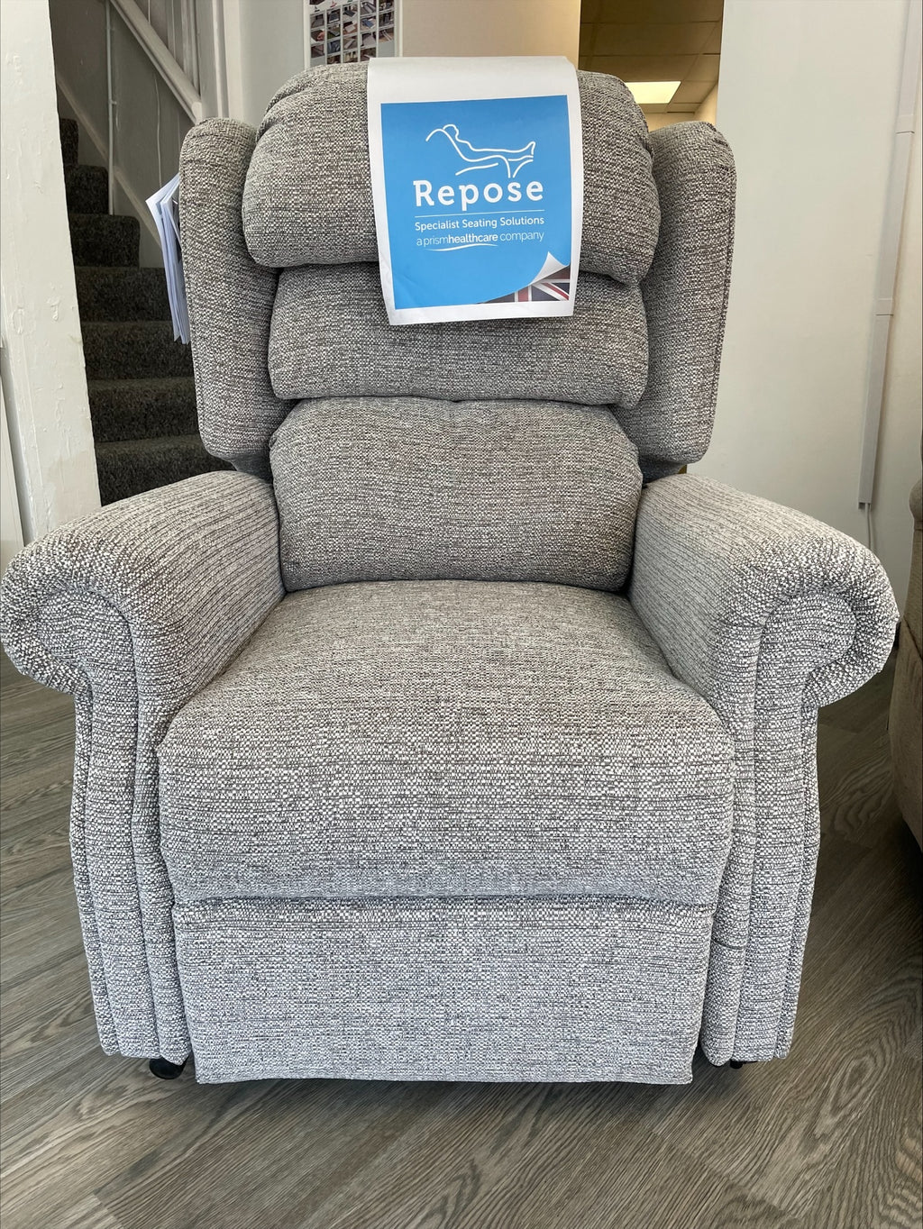 Repose Express Olympia Rise and Recliner chair