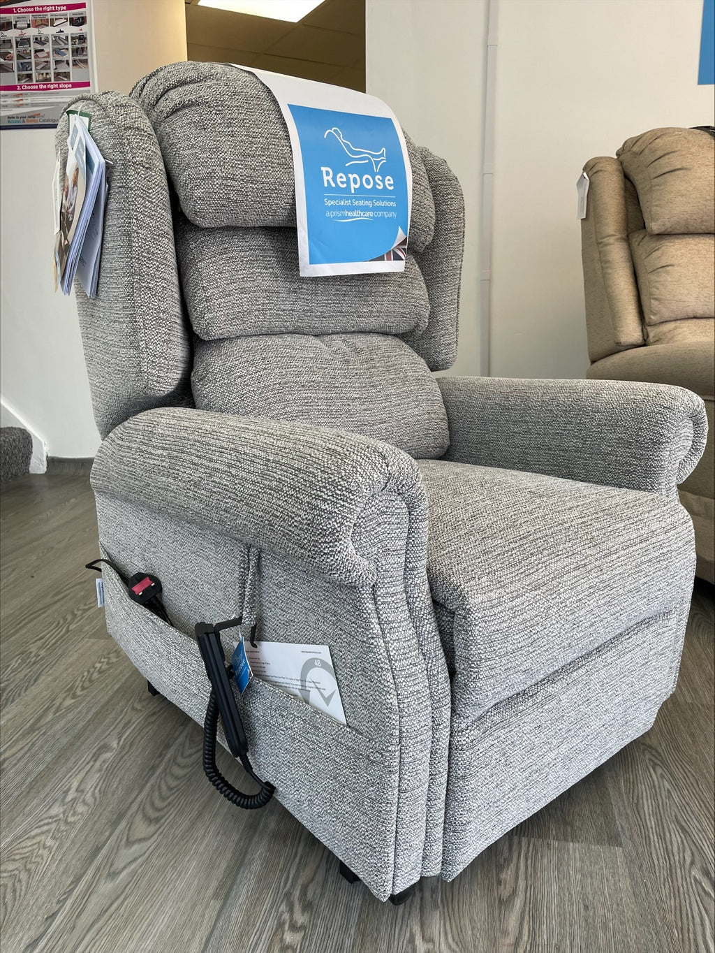 Repose Express Olympia Rise and Recliner chair