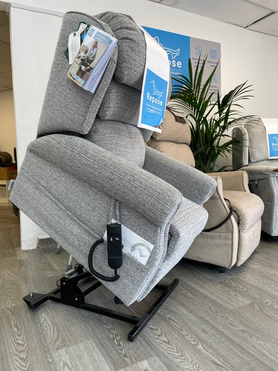 Repose Express Olympia Rise and Recliner chair