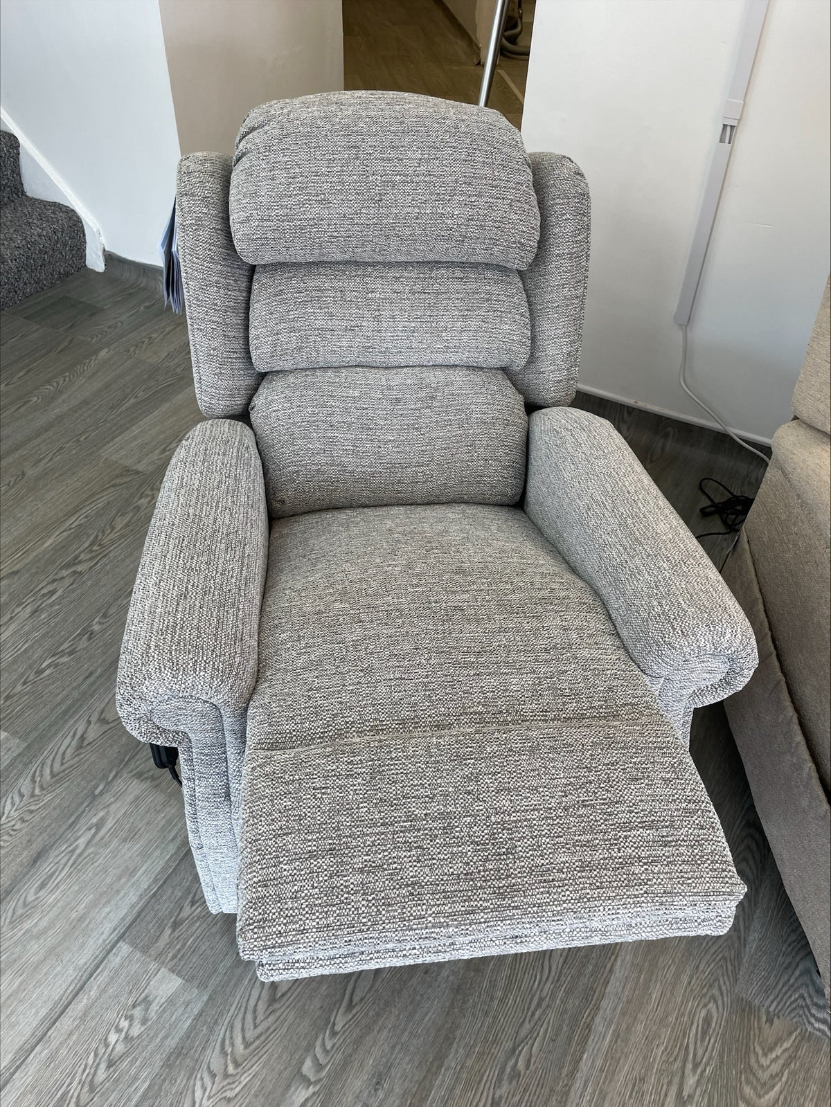 Repose Express Olympia Rise and Recliner chair