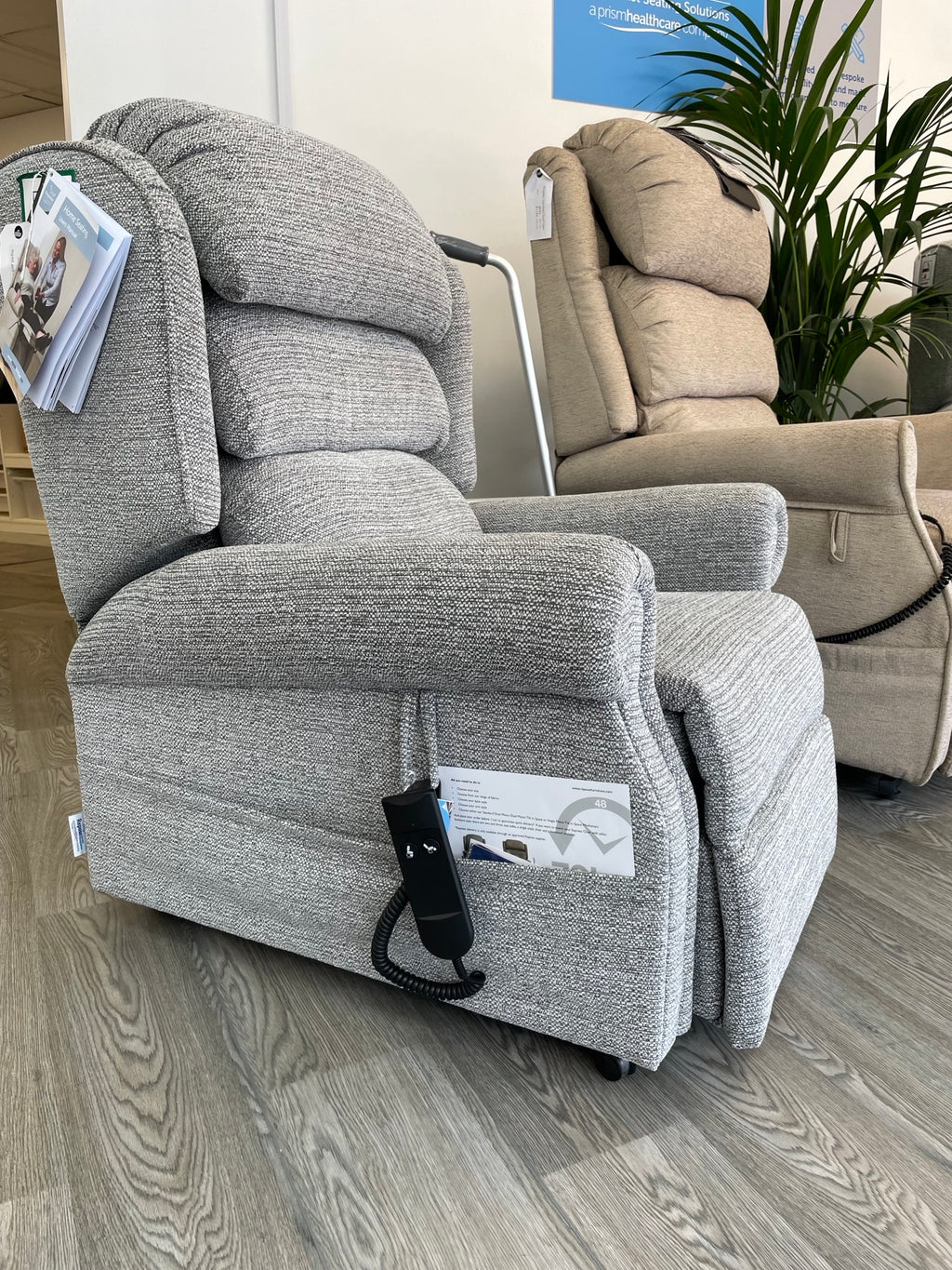 Repose Express Olympia Rise and Recliner chair