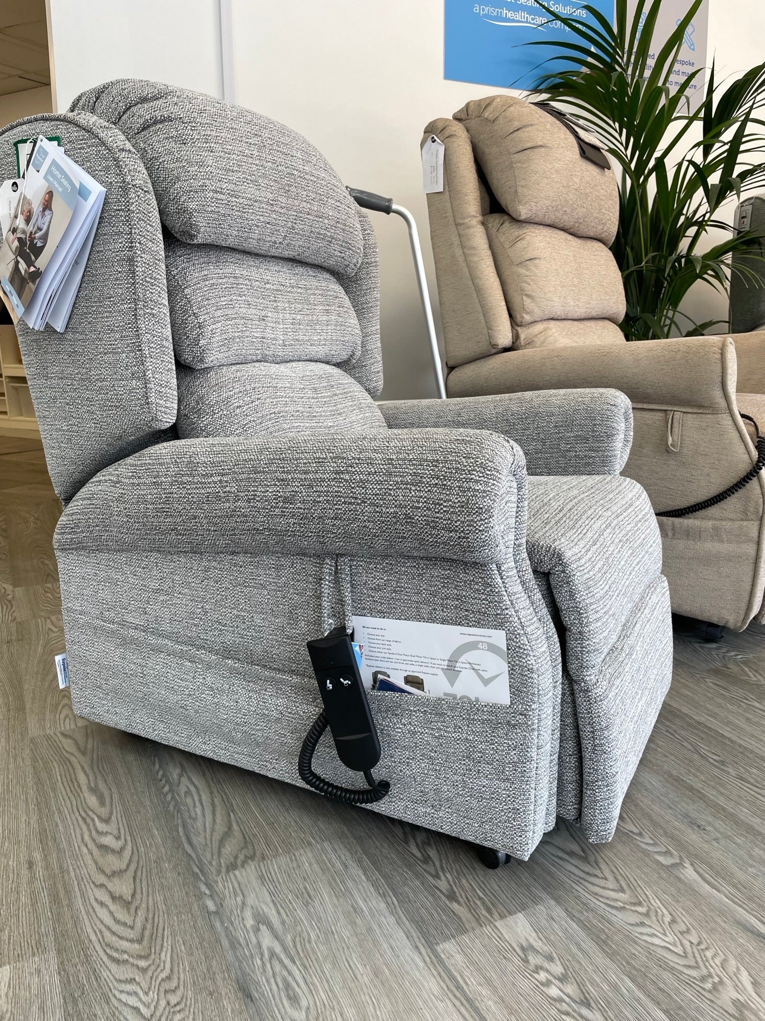 Repose Express Olympia Rise and Recliner chair