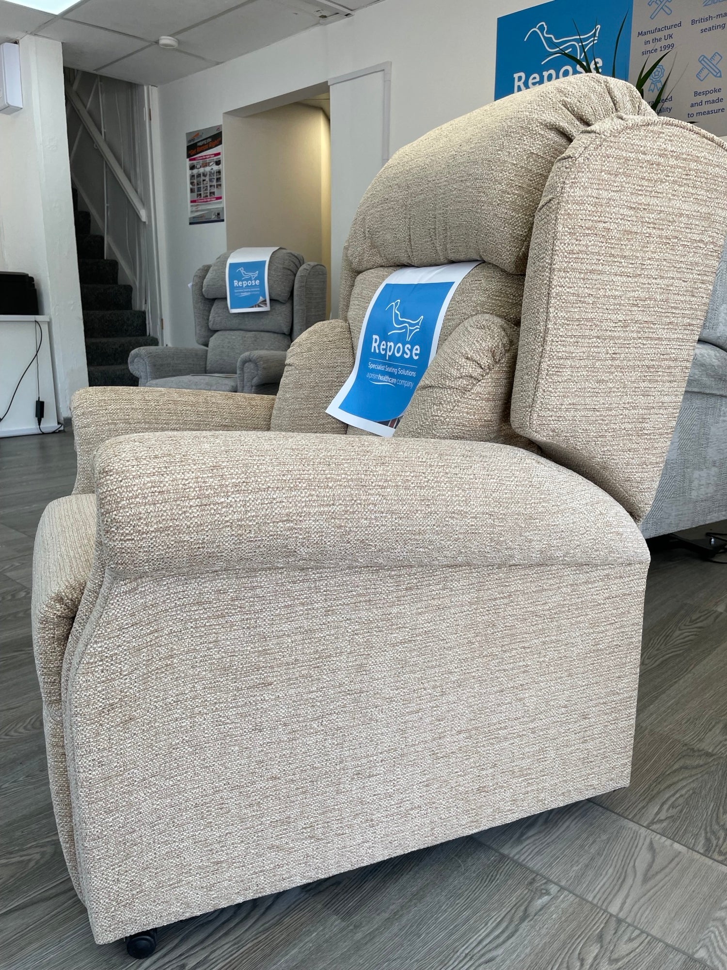Repose Express Rise and Recliner Chair