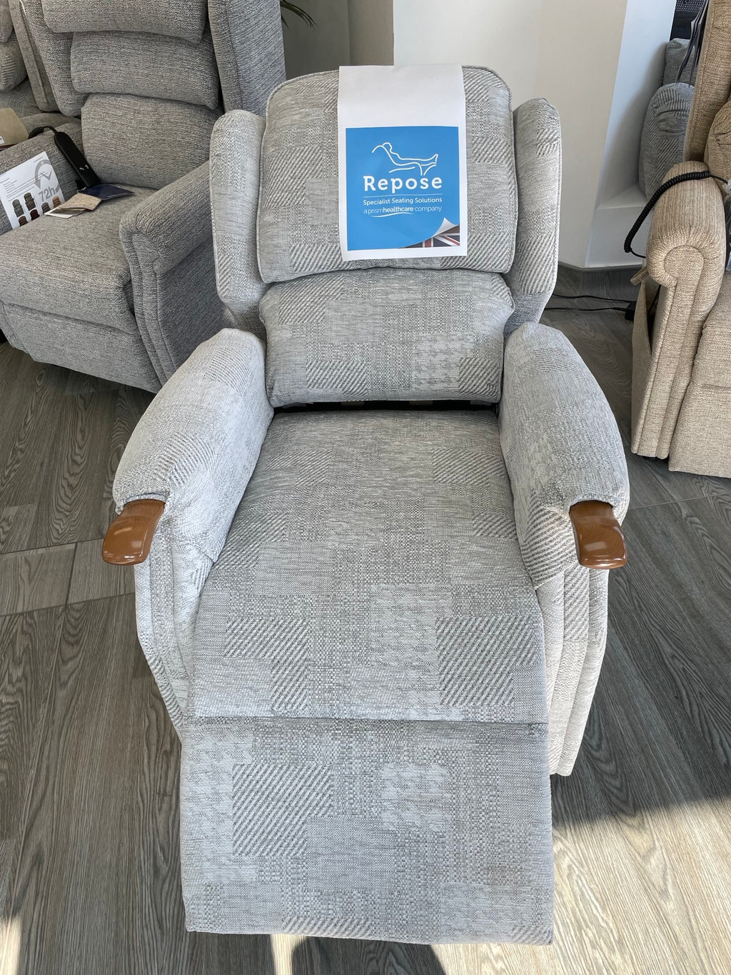 Luxury Express rise and recline chair