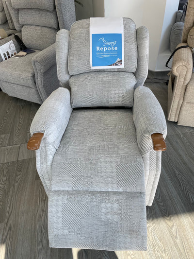 Luxury Express rise and recline chair