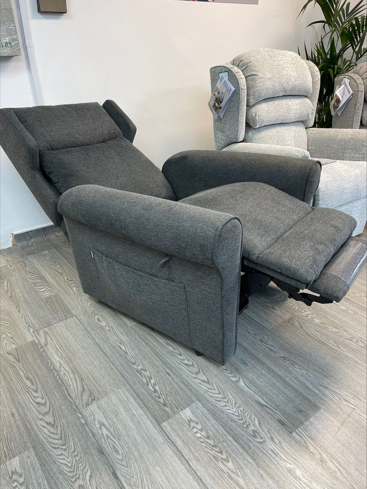Vela Rise and Recline Chair Dual Motor Tilt in Space