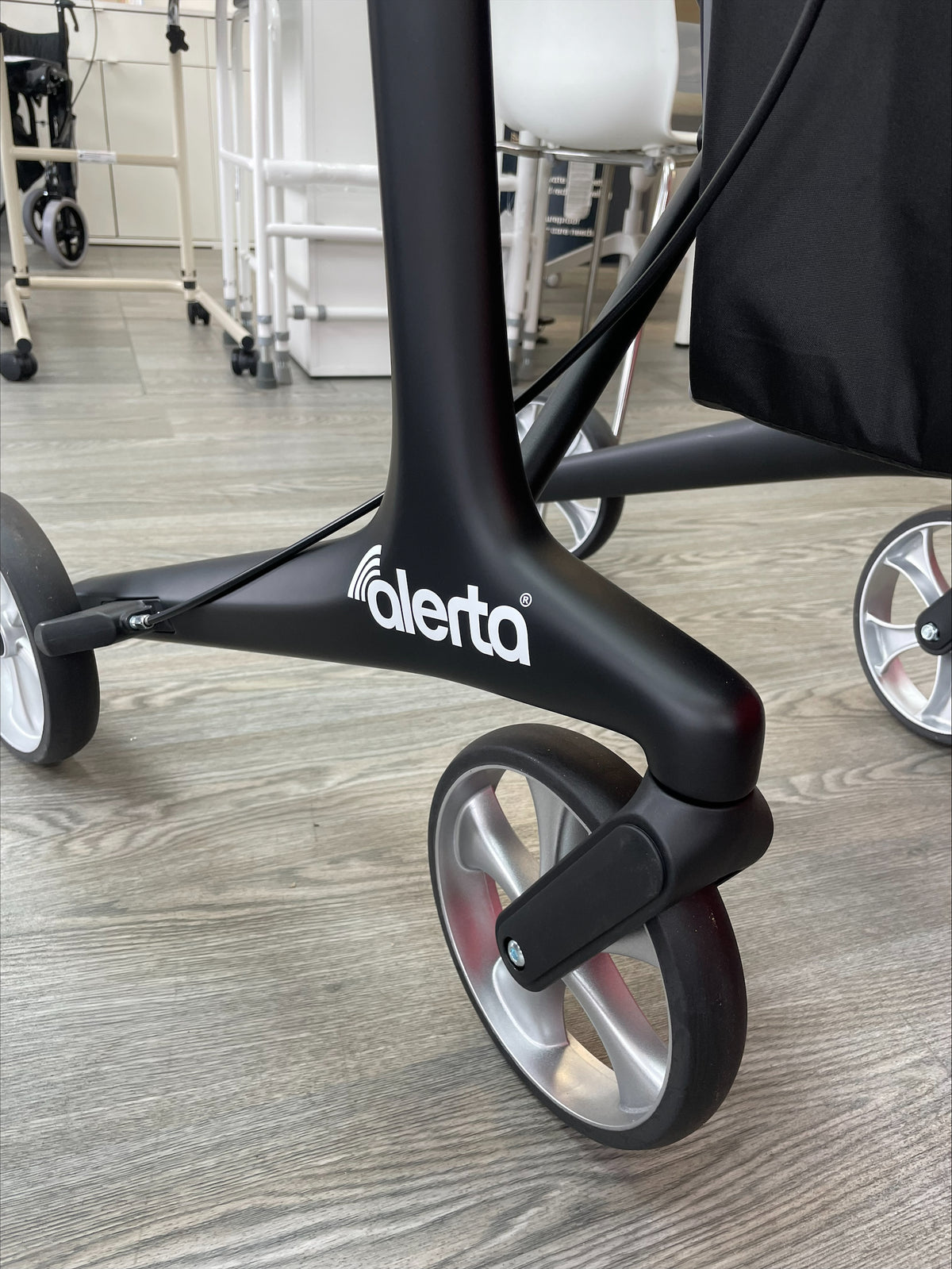 Four-Wheel Carbon Ultra-Lite Rollator (5kg)