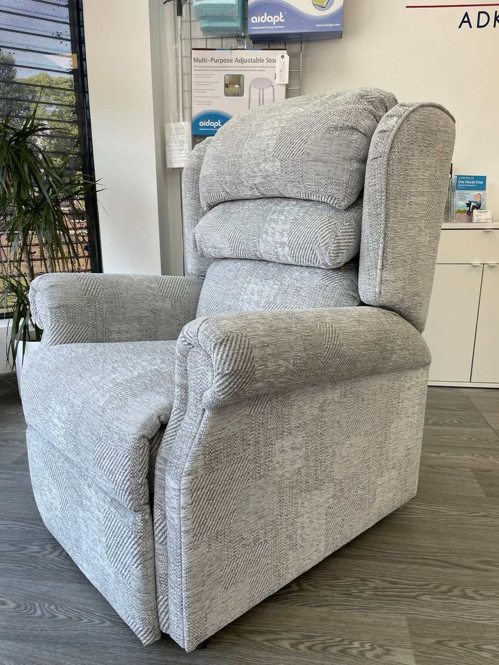 Olympia rise and recline chair (dual motor tilt in space)