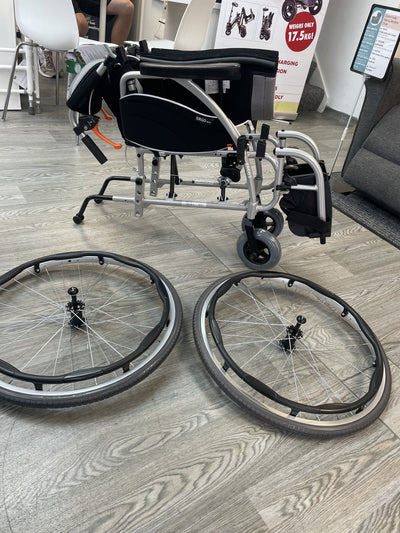 Ergo 3 Karma Self Propelled Lightweight Wheelchair