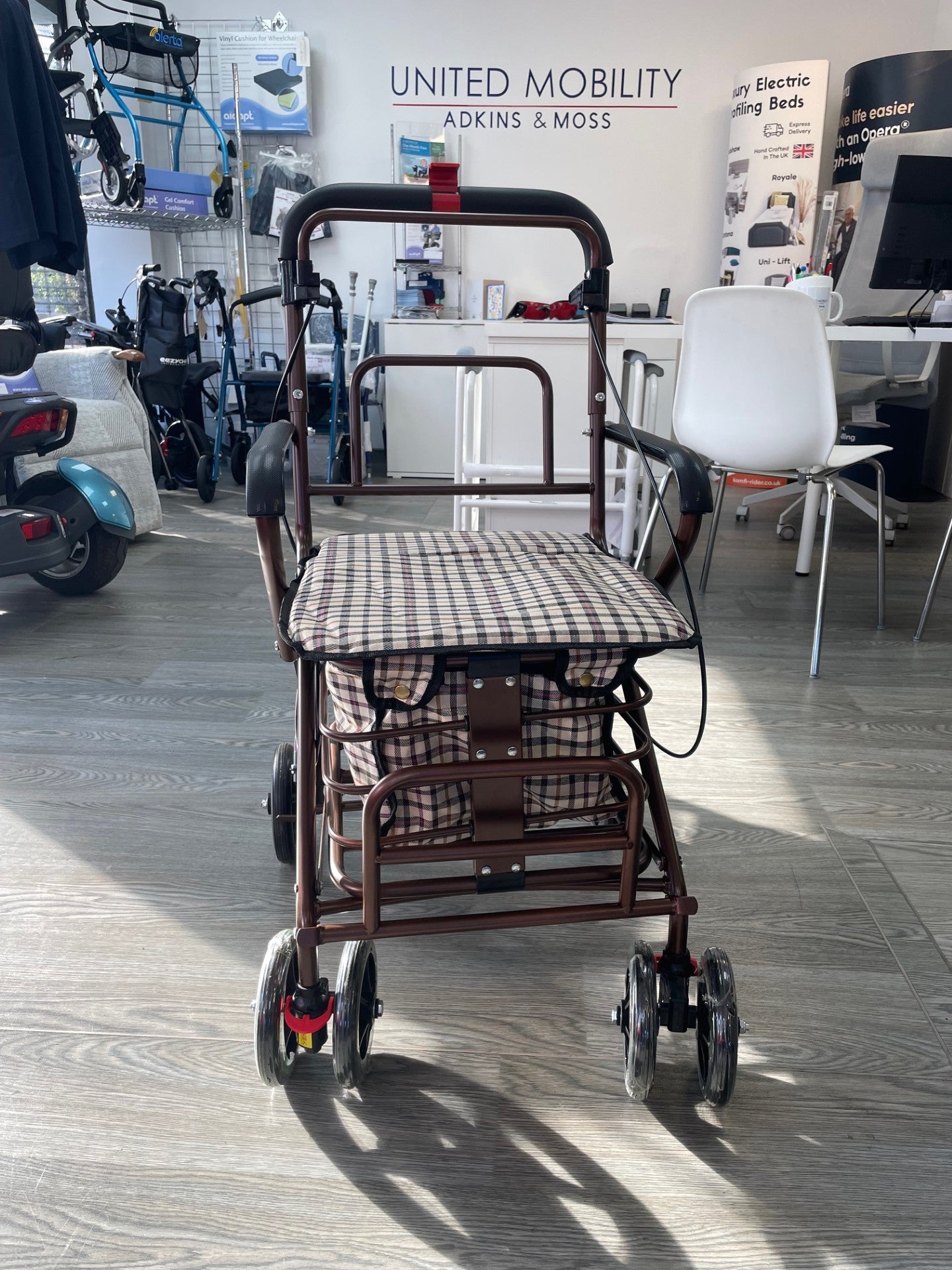 Foldable Shopping Trolley with Seat