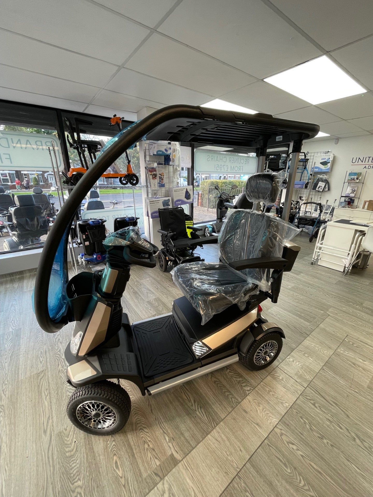 Monarch Storm + 8mph mobility scooter with canopy