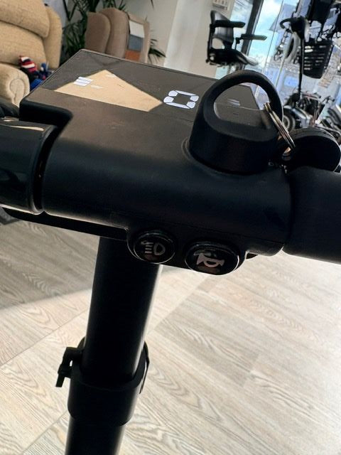 Eezy Lightweight 4MPH Mobility Scooter