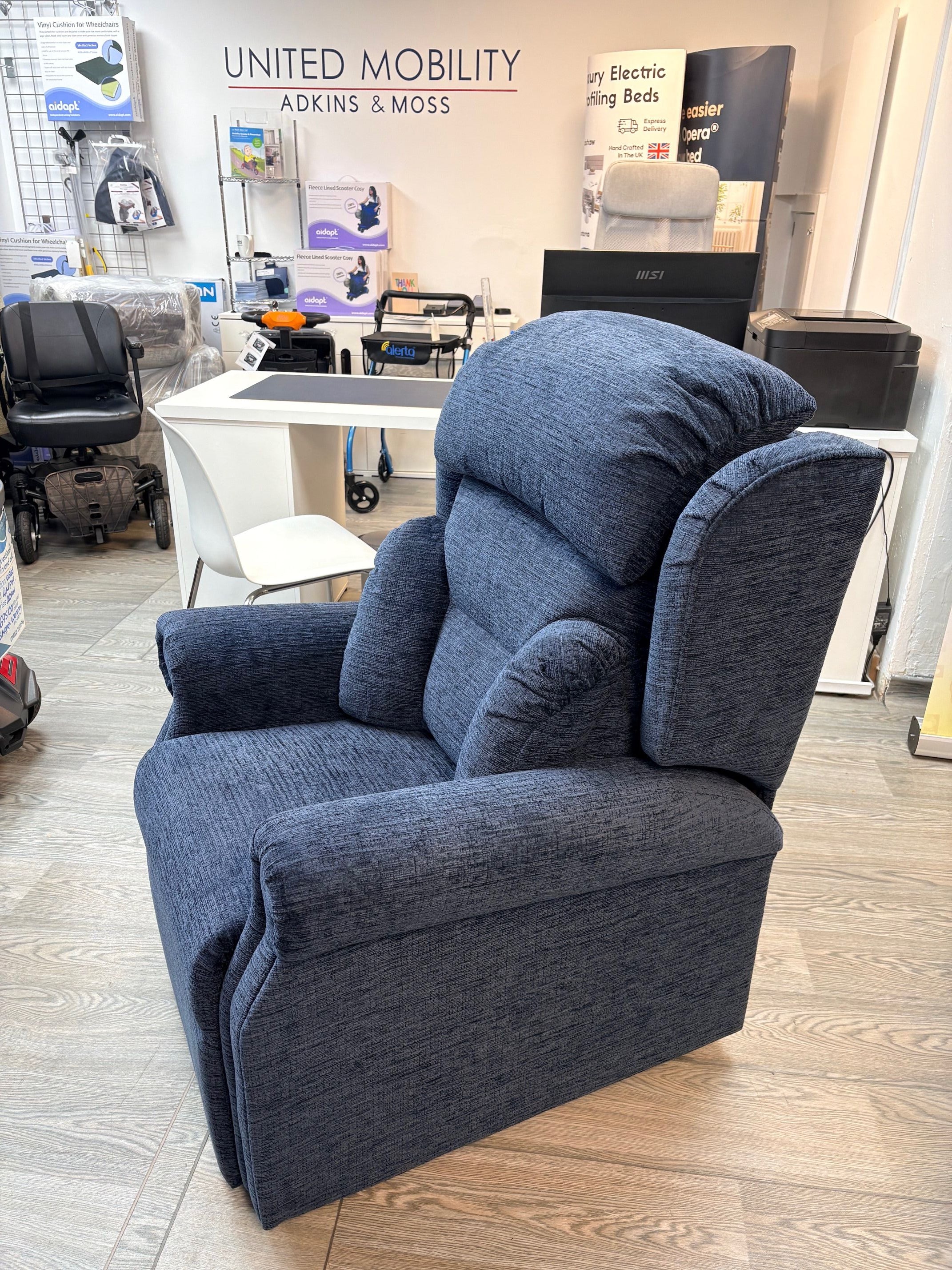 Express ErgoRise Rise and Recline Chair
