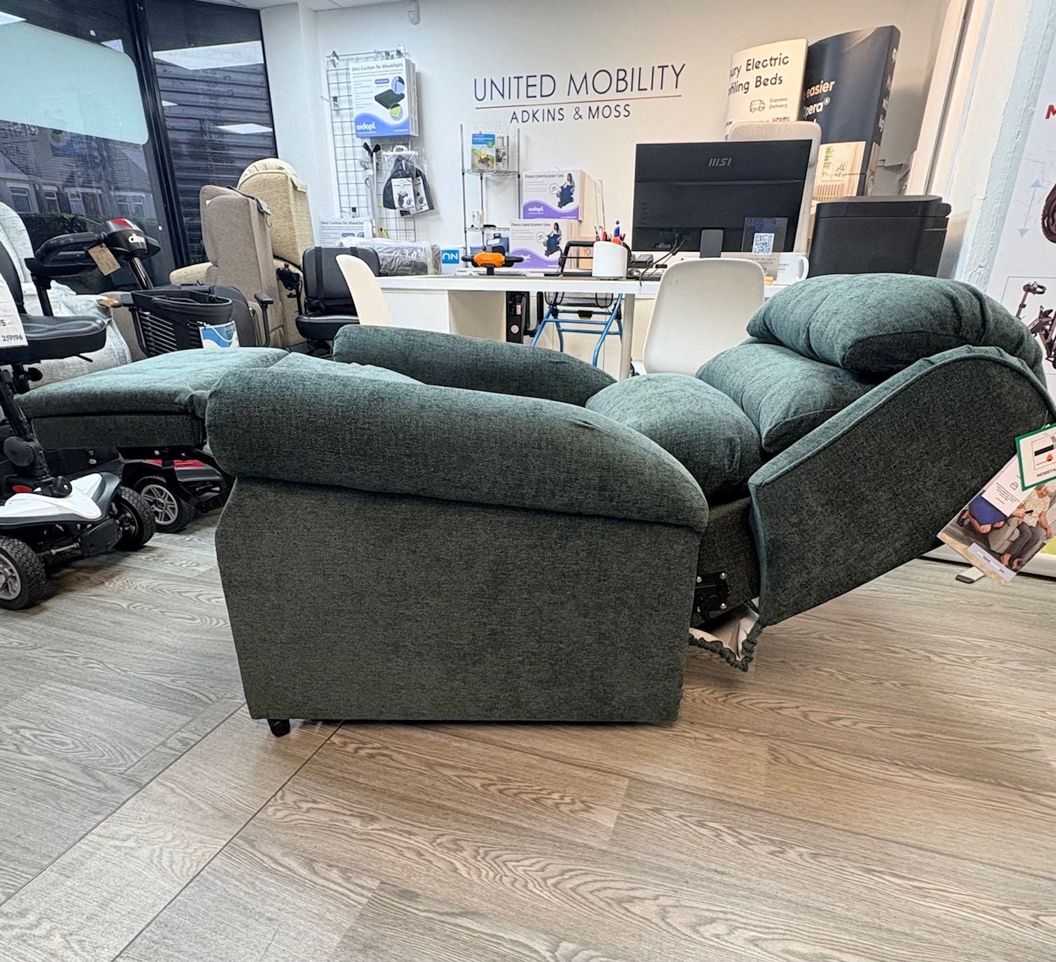 Express ErgoRise Rise and Recline Chair