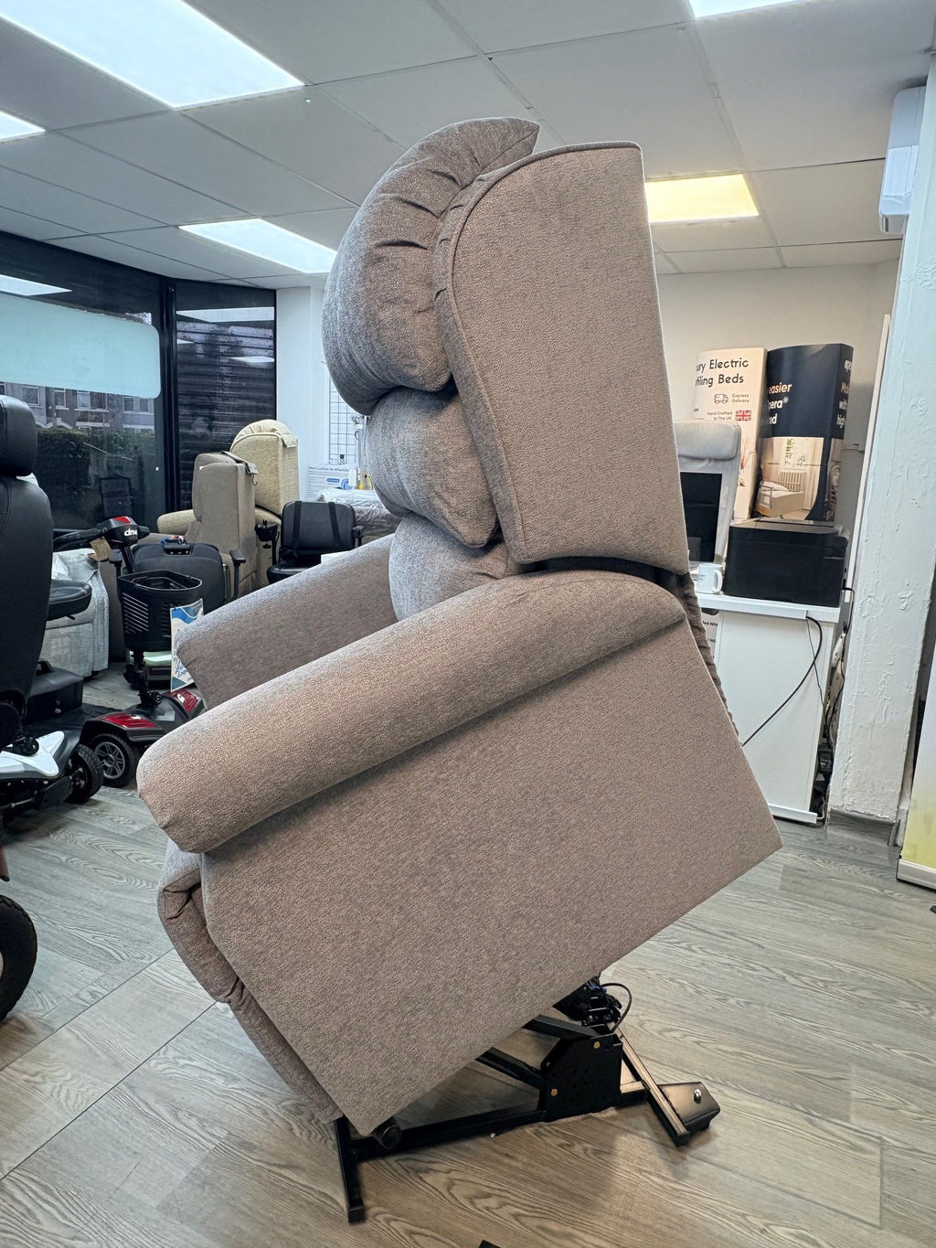 Express ErgoRise Rise and Recline Chair