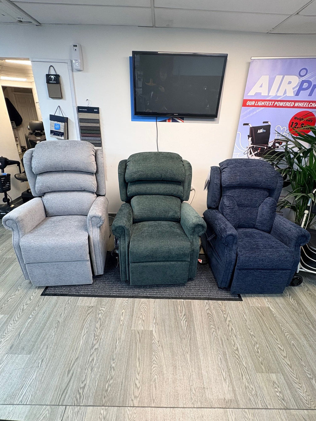 Express ErgoRise Rise and Recline Chair