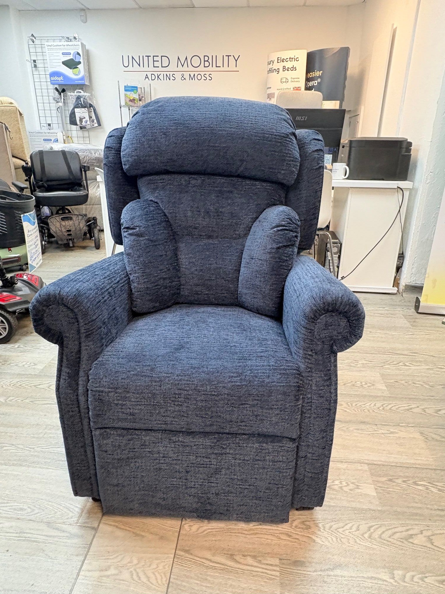 Express ErgoRise Rise and Recline Chair