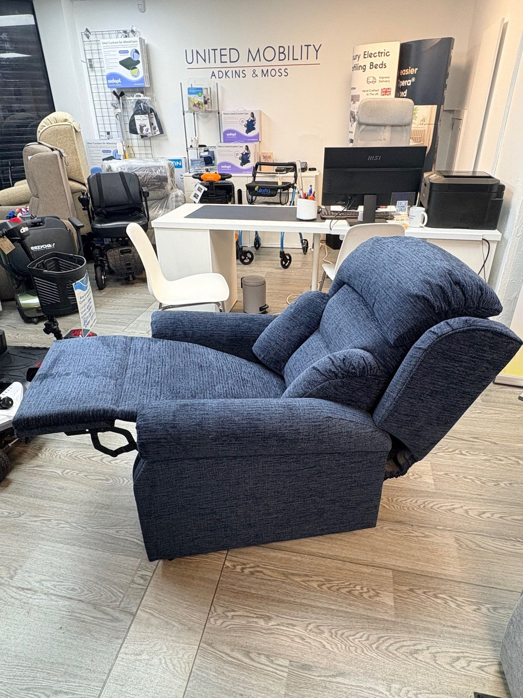 Express ErgoRise Rise and Recline Chair
