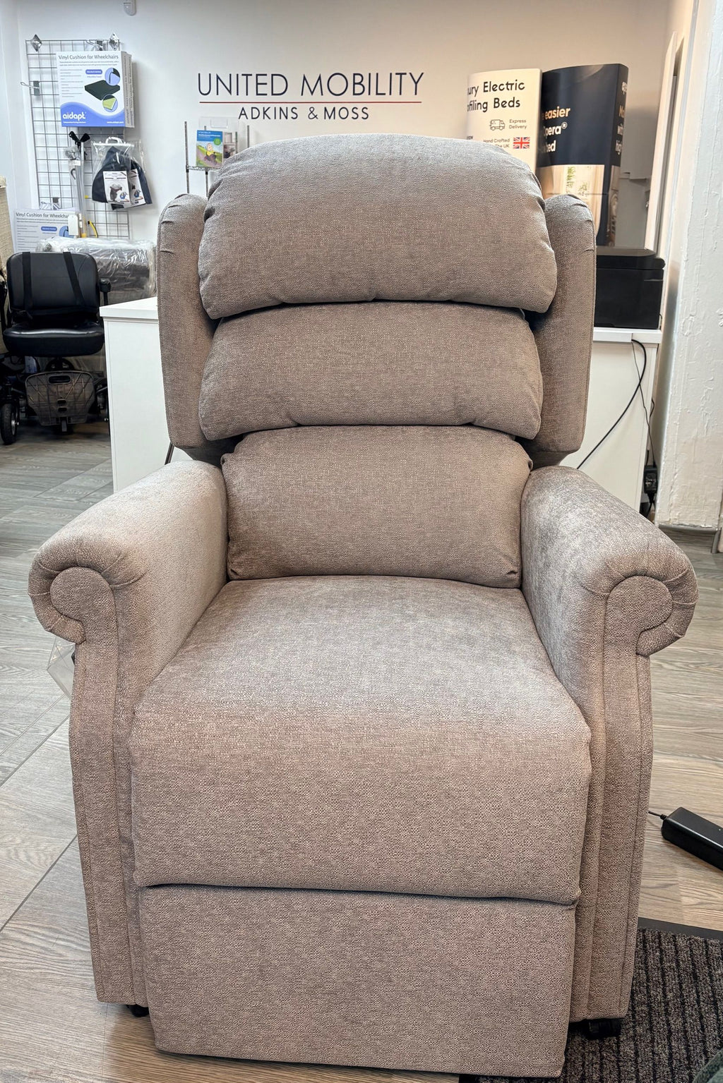 Express ErgoRise Rise and Recline Chair