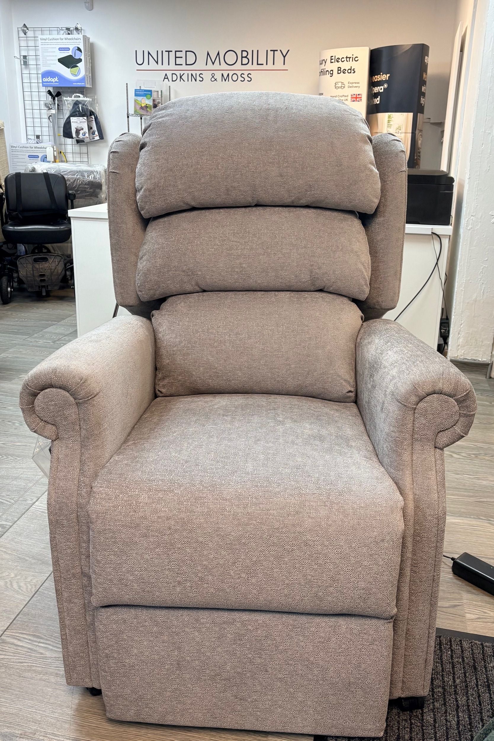 Express ErgoRise Rise and Recline Chair